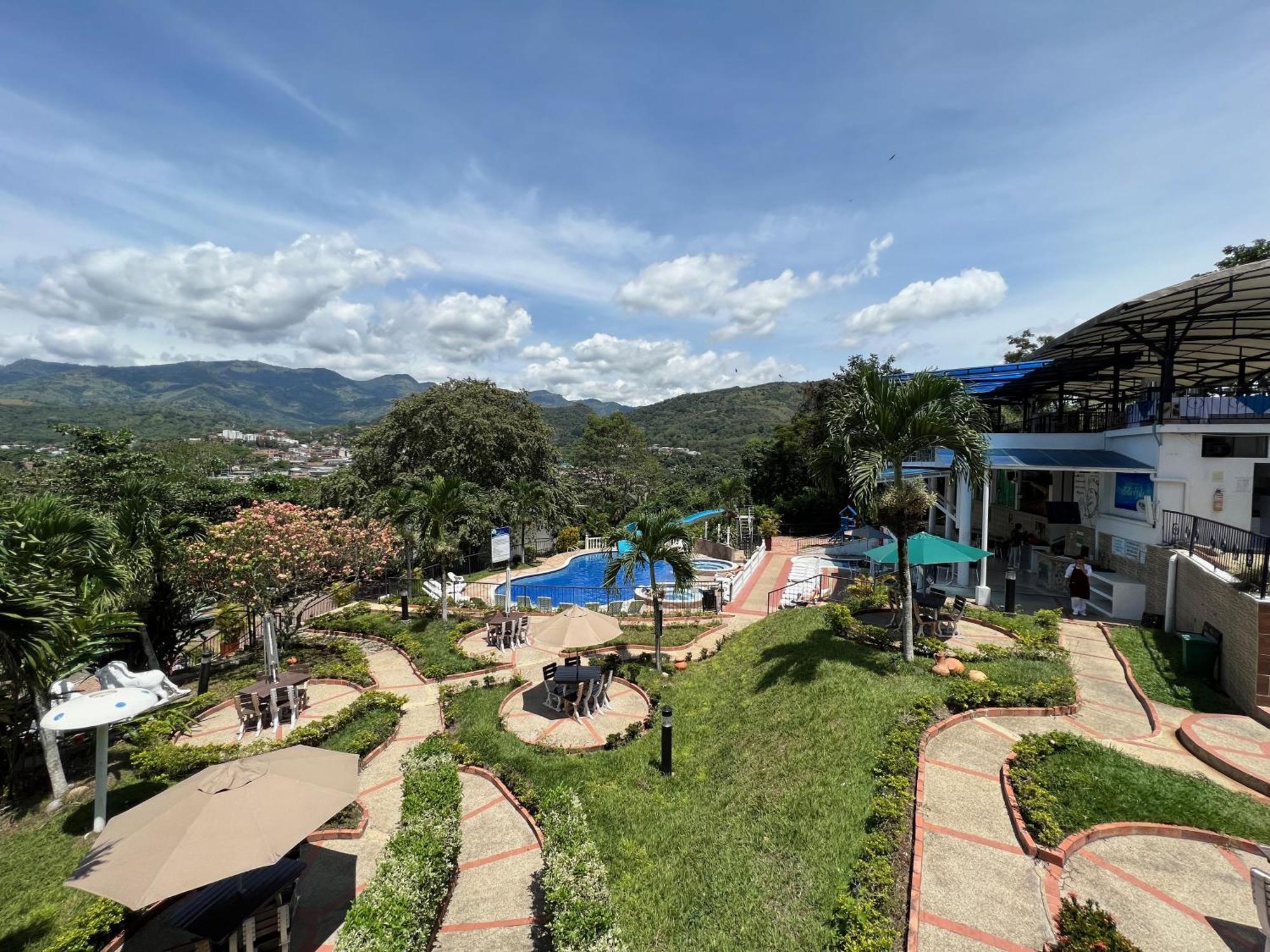 Villeta Resort Hotel Luaran gambar